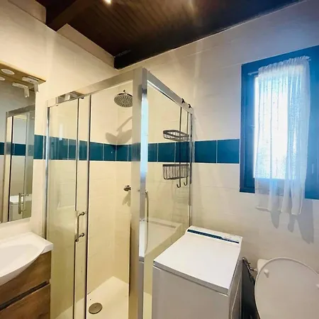 Appartement Climatise 2 Pieces, Piscine, Parking, Proche - - Fr-1-63-342